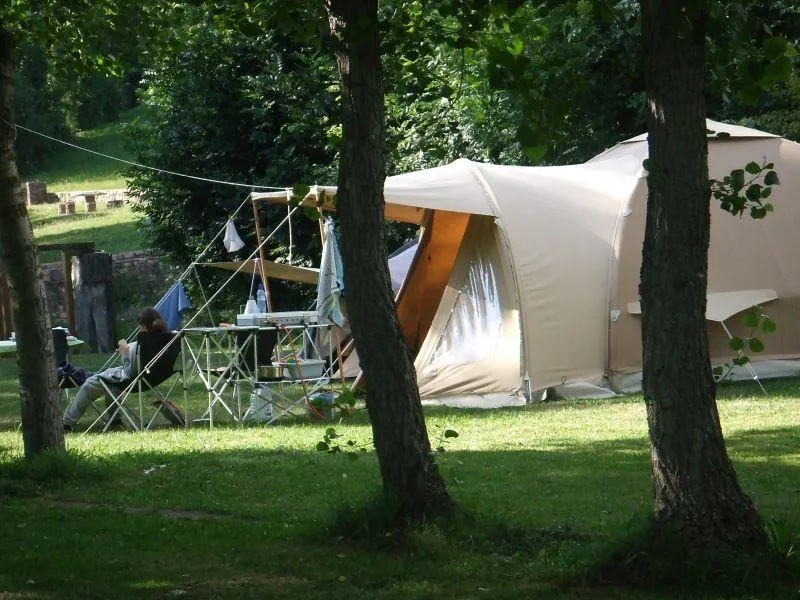 Emplacement: Voiture + Tente/Caravane Ou Camping-Car