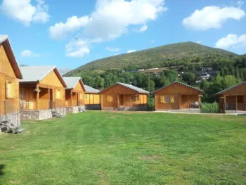 Mietunterkunft - Hölzerner Bungalow Ausgestattet Für Behindertes - Camping Laspaúles