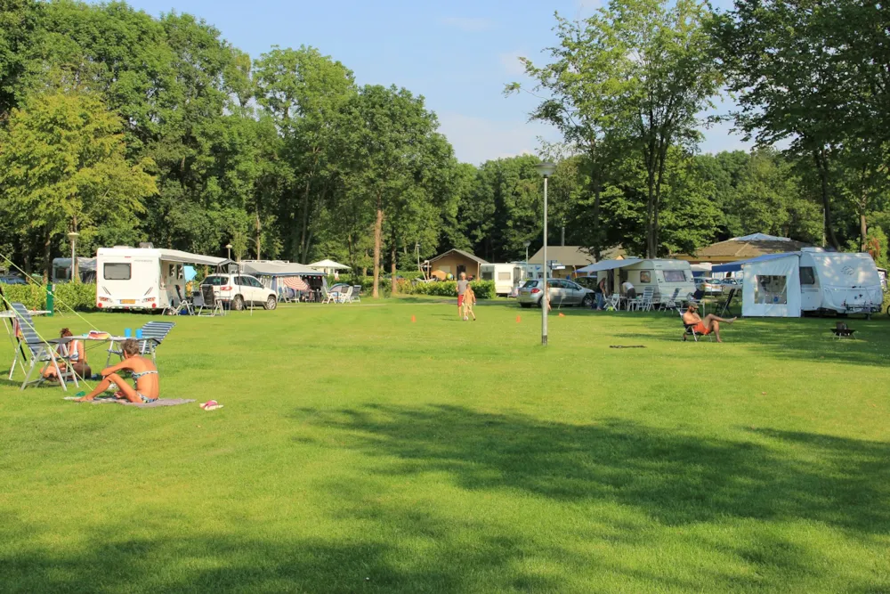 Stellplatz Komfort + 10Astrom + Wasser