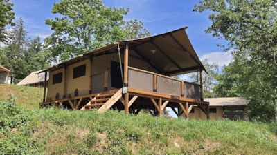 Tente Ecolodge Premium 34m² - 2 bedrooms - covered terrace - lake view