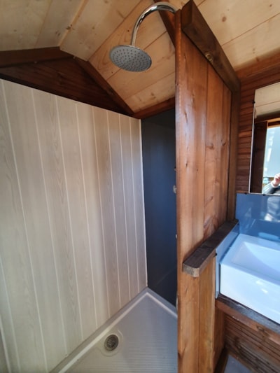 Standard Ecolodge tent 20m² - 2 bedrooms - covered terrace - lake view