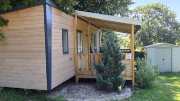 Mietunterkunft - Mobilheim Premium 33M² - 2 Schlafzimmer - Überdachte Terrasse - Flower Camping du Lac de Saint Point  Lamartine - Saône et Loire - Bourgogne du Sud 