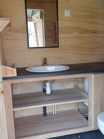 Premium package - equipped with individual sanitary facilities