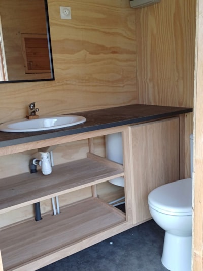Premium package - equipped with individual sanitary facilities