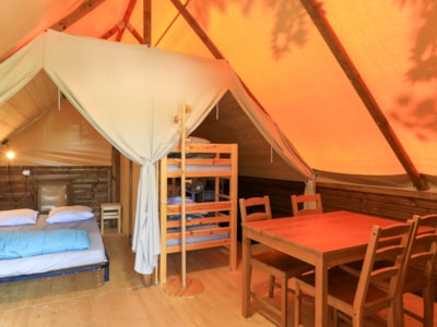 Standard Ecolodge tent 20m² - 2 bedrooms - covered terrace - lake view
