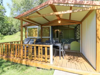 Huuraccommodatie(s) - Standaard Chalet 28M² - 2 Slaapkamers - Overdekt Terras - Flower Camping du Lac de Saint Point  Lamartine - Saône et Loire - Bourgogne du Sud 
