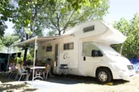 Standplaats Premium (70M²) : Auto + Tent / Caravan Of Kampeerauto + Wifi (Excl.Elektriciteit)