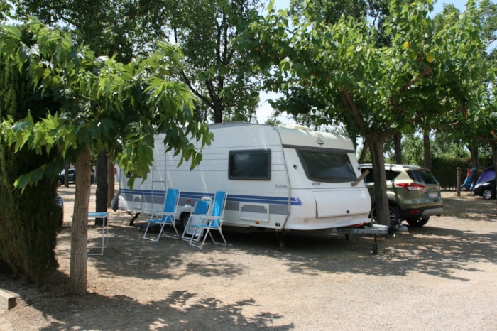 Emplacement Premium (70M²): Voiture + Tente/Caravane Ou Camping-Car + Wifi