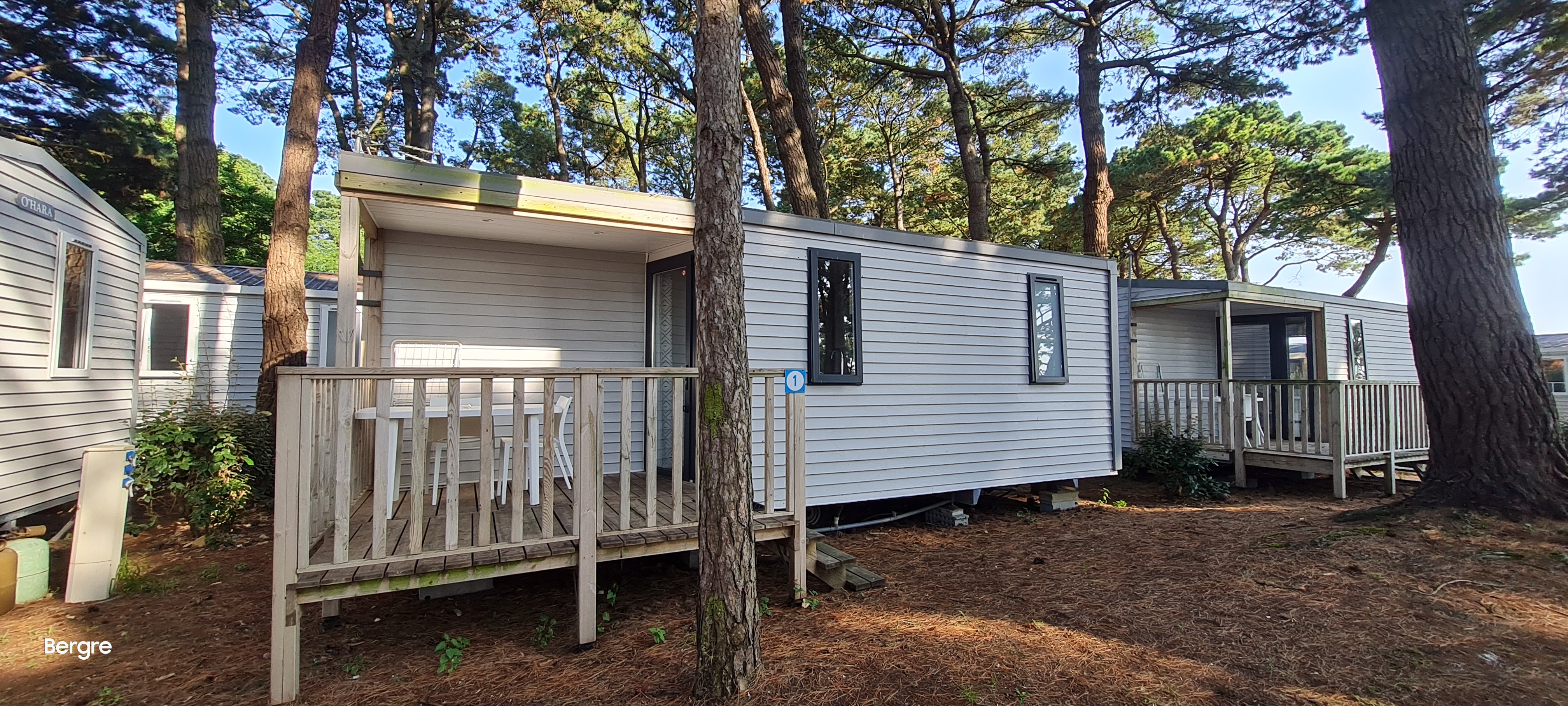 Stacaravan Classique - 25m² -  2 slaapkamers - overdekt terras
