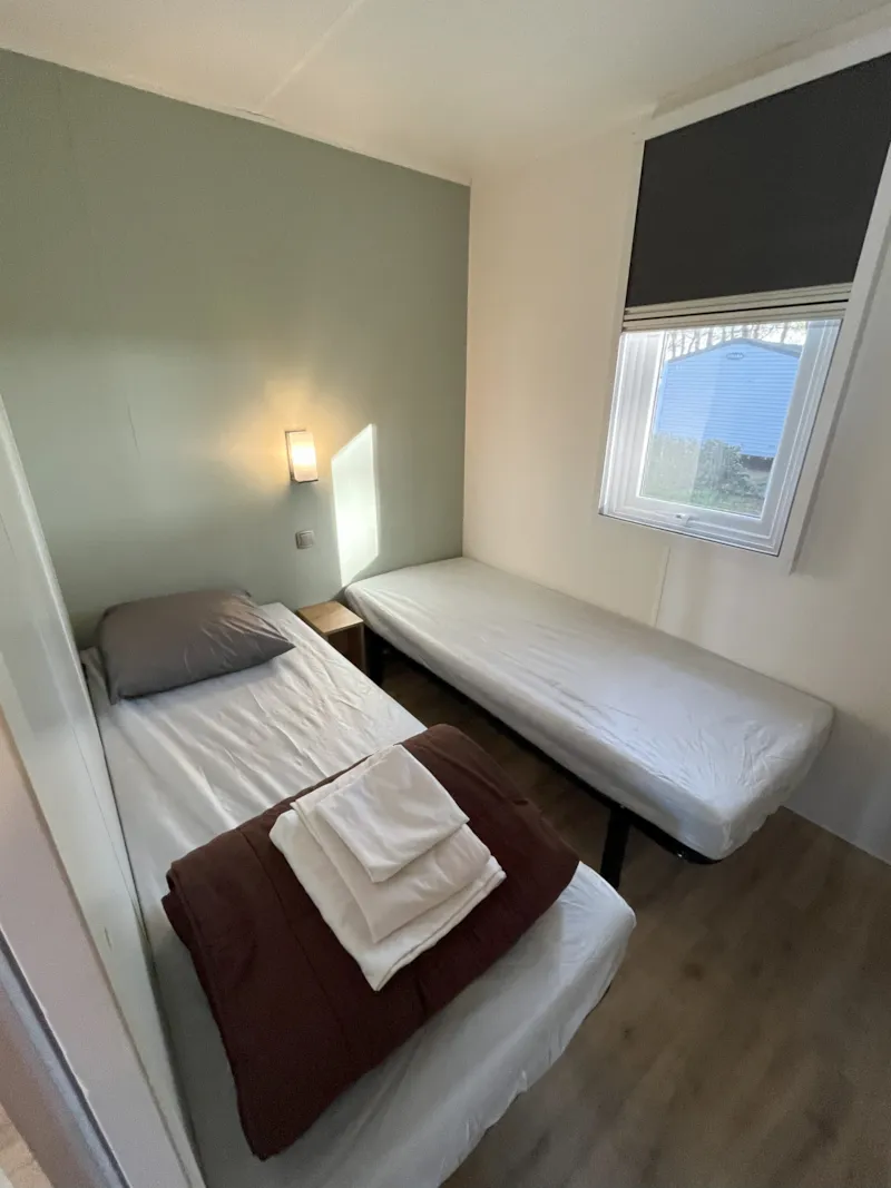 Mobil Home Classique - 25M² - 2 Chambres - Terrasse Semi-Couverte Côté