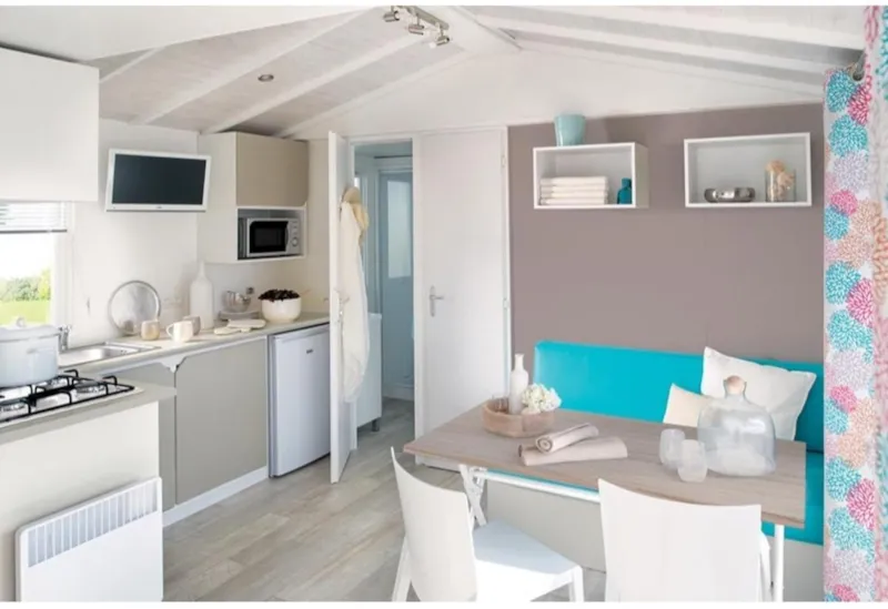 Mobil Home Nuitée - 25M² - 2 Chambres - Terrasse Couverte Côté