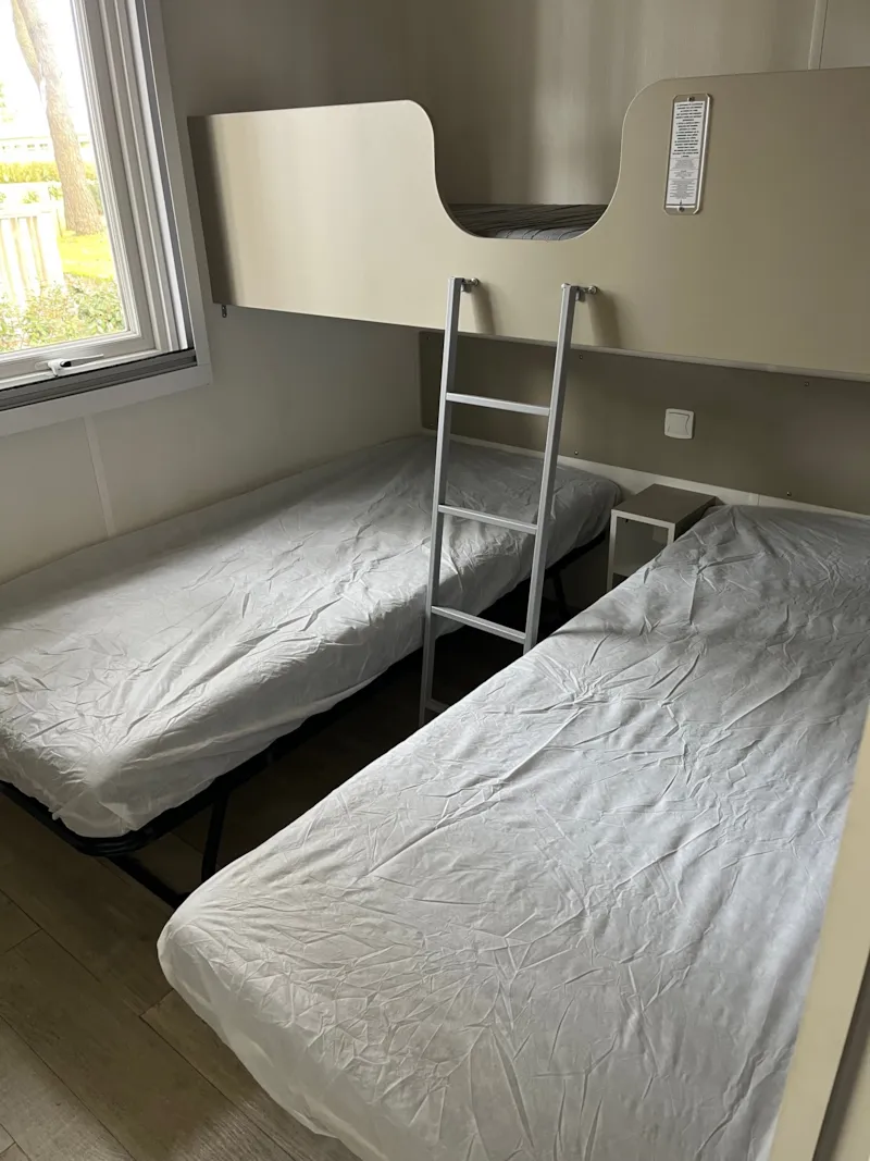 Mobil Home Nuitée - 25M² - 2 Chambres - Terrasse Couverte Côté
