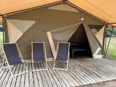Canvas tent - 20m² - 3 bedrooms + electricity + sheltered terrace