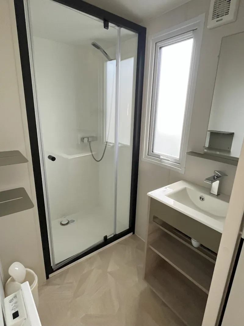 Mobil Home Confort - 25M² - 2 Chambres - Terrasse Couverte Côté