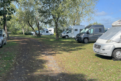 Pitch motor home + electricity