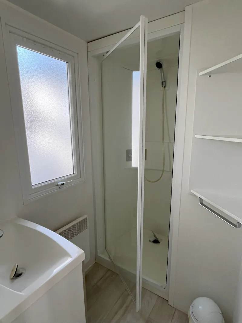 Mobil Home Nuitée - 25M² - 2 Chambres - Terrasse Couverte Côté