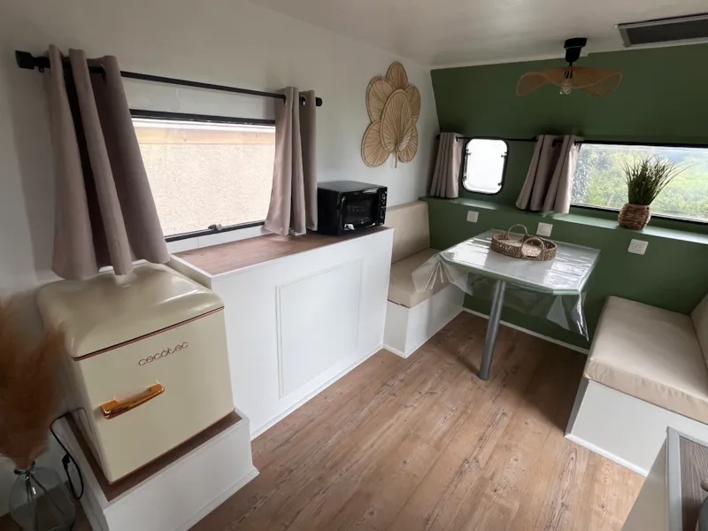 Cara'stuaire - Caravane Et Terrasse Non Couverte + Électricité