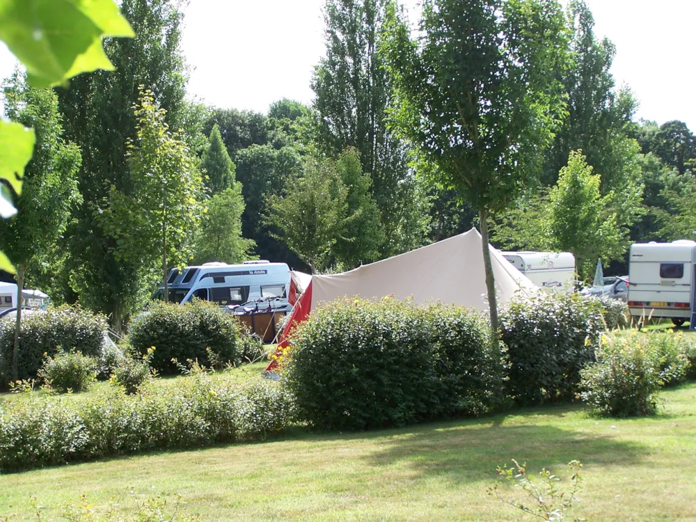 Emplacement - Forfait Randonneur - Camping Le Vallon aux Merlettes