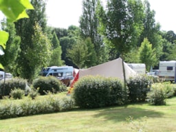 Pitch - Shared Pitch For Hiker, Cyclist - Camping Le Vallon aux Merlettes