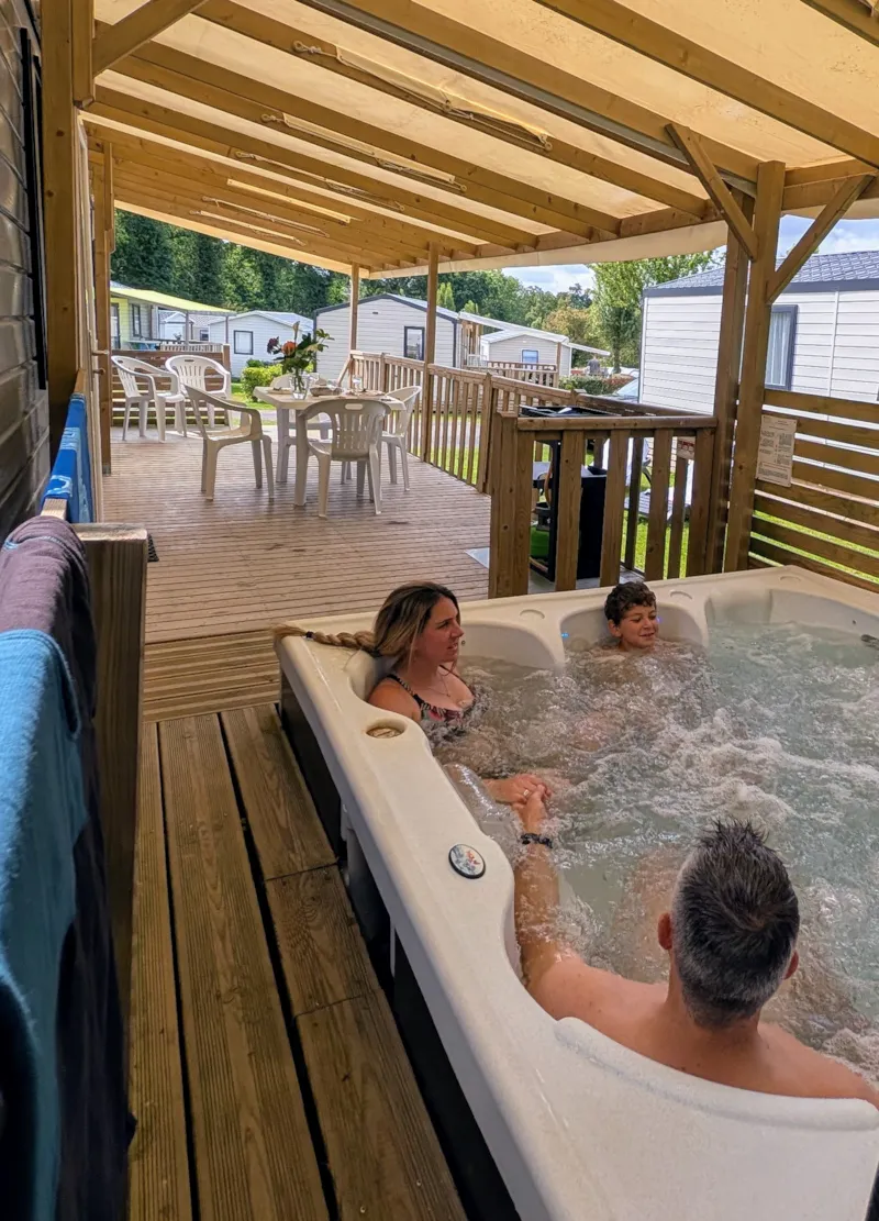 Premium Tribu - 3 Chambres - Jacuzzi