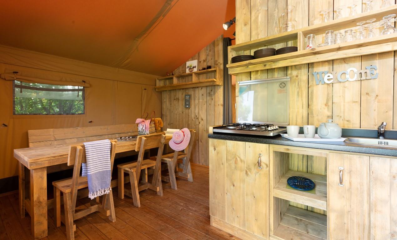Alojamiento - Lodge Woody With Sanitary 2 Bedrooms- 35M² + 15 M² Covered Terrace - Sites et Paysages Le Village des Meuniers Alojamiento - Lodge Woody With Sanitary 2 Bedrooms- 35M² + 15 M² Covered Terrace - Sites et Paysages Le Village des Meuniers