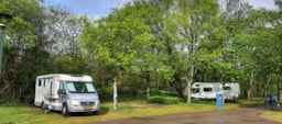 Kampeerplaats(en) - Forfait Camping (Standplaats, 2 Personen, 1 Voertuig) - Camping Onlycamp de Besancon