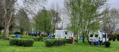 Camping package (pitch, 2 people, 1 vehicle)