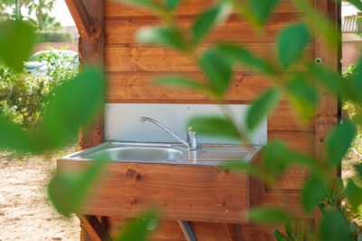 Premium Pitch with Private Sanitary (1 tent, caravan or motor home / 1 car / electricity 16A) — 4