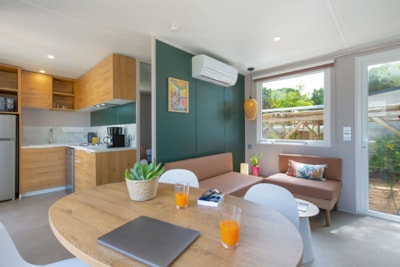 Prestige Garden 2 bedrooms 31m² + SH vegetated district-Beds made on arrival, sheets and towels — 1