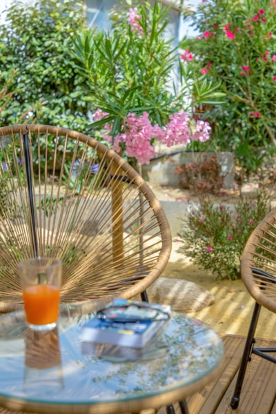 Prestige Garden 3 bedrooms 33m² + SH vegetated district-Beds made on arrival, sheets and towels — 3