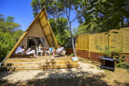 Accommodation - Glamping Victoria Tent 4P 2Bdr 1Bath **** Air-Conditioned - YELLOH! VILLAGE - CAMPING LES CASCADES