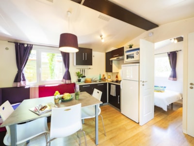Cottage 6p 3bdr 1bath *** air-conditioned — 3