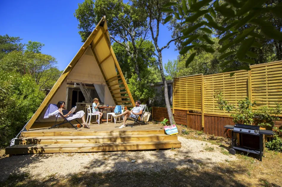 YELLOH! VILLAGE - CAMPING LES CASCADES