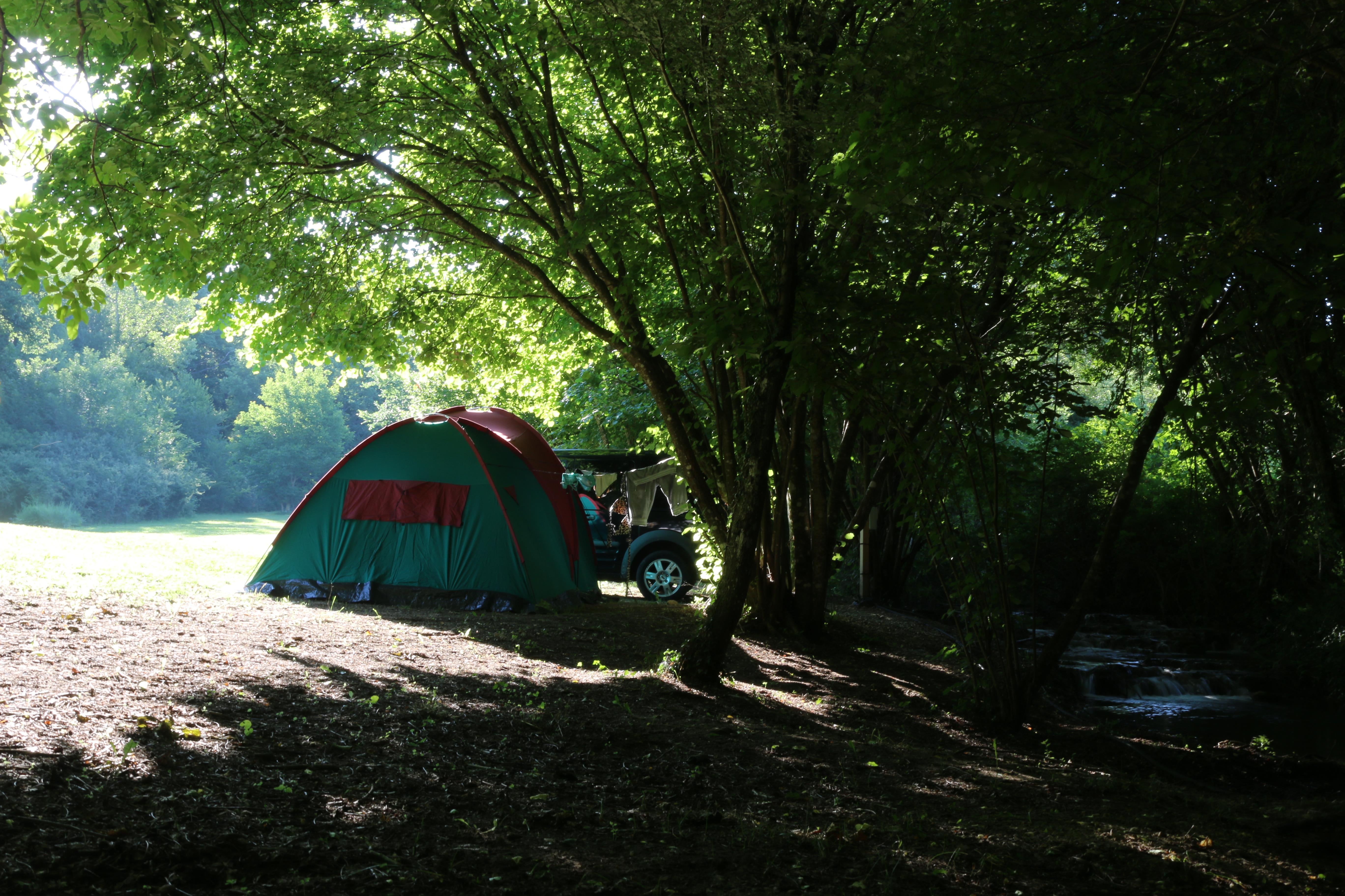 Forfait Nature (1 tente, caravane ou camping-car / 1 voiture) - sans électricité