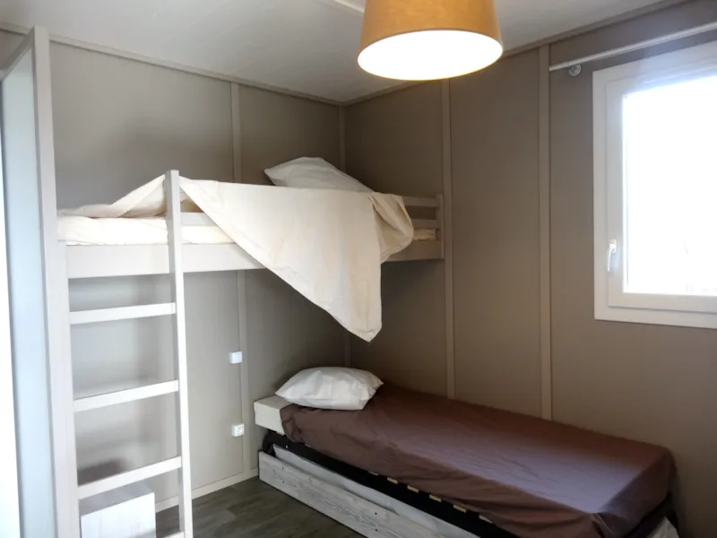 Chalet 32M² Premium - 2 Chambres + Terrasse Semi-Couverte + Tv + Lv + Climatisation