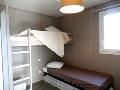 Chalet 32m² PREMIUM - 2 bedrooms + semi-covered terrace + TV + dishwasher + air conditioning