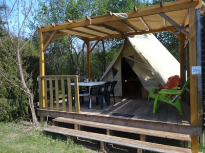 Tipi 20m² 2 bedrooms - without toilet blocks + Half-covered terrace