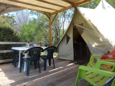 Tipi 20m² 2 bedrooms - without toilet blocks + Half-covered terrace