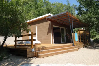 Mietunterkunft - Chalet 32M² Premium - 2 Zimmer + Halbüberdachte Terrasse - Flower Camping La Beaume