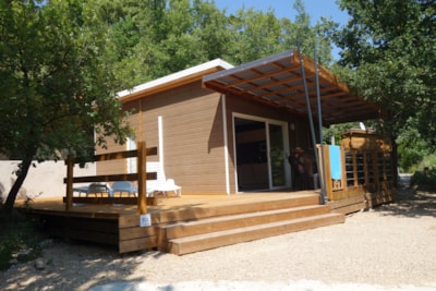 Chalet 32m² PREMIUM - 2 bedrooms + semi-covered terrace + TV + dishwasher + air conditioning