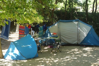 Comfort Package (1 tent, caravan or motorhome / 1 car / electricity 6A)