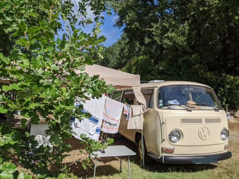 Forfait Confort (1 Tente, Caravane Ou Camping-Car / 1 Voiture / Électricité 6A)