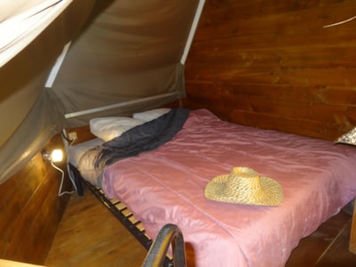 Tipi 20m² 2 bedrooms - without toilet blocks + Half-covered terrace