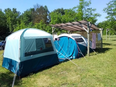 Comfort Package (1 tent, caravan or motorhome / 1 car / electricity 6A)