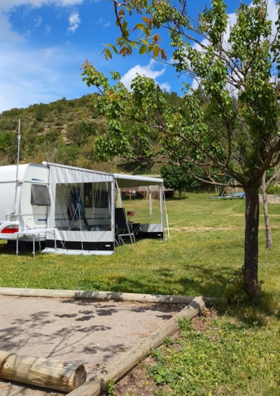 Comfort Package (1 tent, caravan or motorhome / 1 car / electricity 6A)
