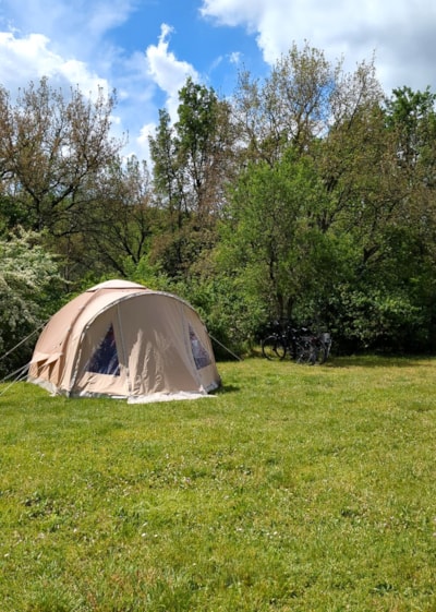 Hiker or biker package / 1 tent - without electricity