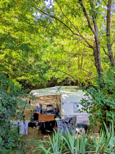 Comfort Package (1 tent, caravan or motorhome / 1 car / electricity 6A)