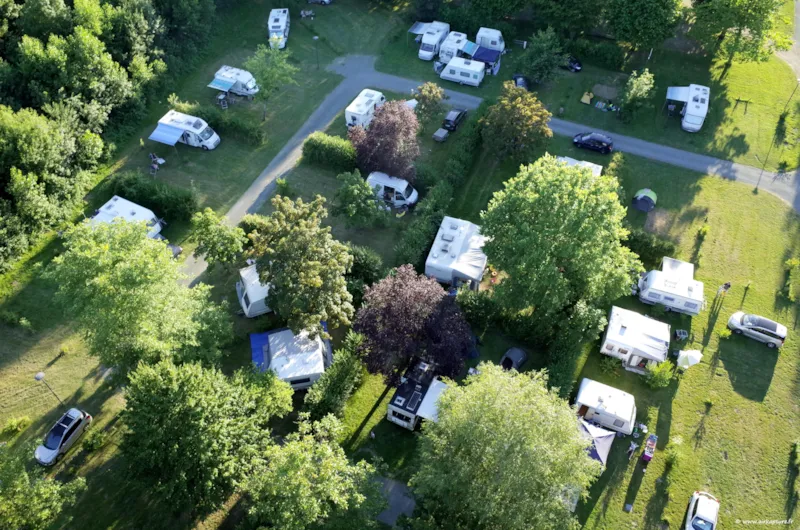 Forfait Standard  Premium (Emplt , Véhicule,  Élec, 2 Pers , Sanitaire Et Cuisine Privatif )