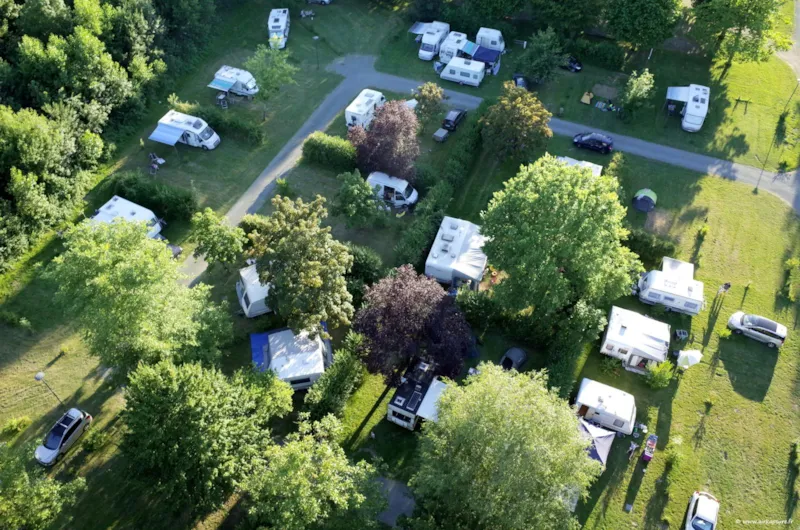 Forfait Basic - (Emplacement Avec Véhicule, Sans Électricité, 2 Pers Incluses)