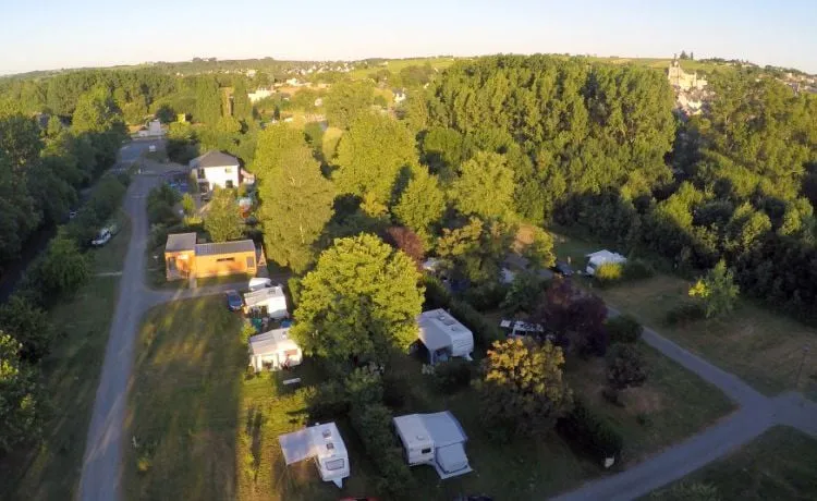 Forfait Standard (Emplacement, Electricite, Vehicule, 2 Personnes Incluses)